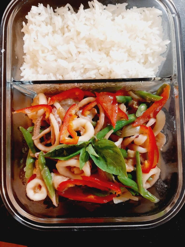 Calamar sauté au basilic
